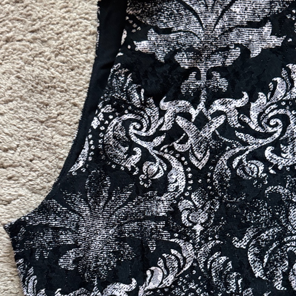 INC International Concepts Sleeveless Button Down Black and White Floral Blouse - Picture 11 of 13